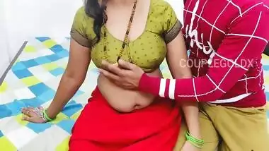 Komal Aunty Pados Ke Bittu Se Chud Rahi Thi