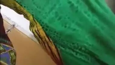 Indian girl in sexy clothes pulls it up to show off XXX boobies