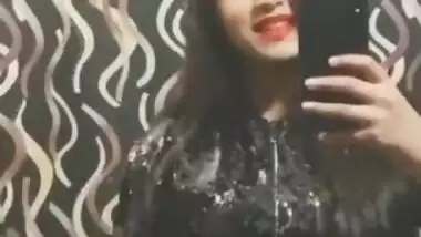 Desi Famous tiktoker Manahil Malik video and nudes leaked