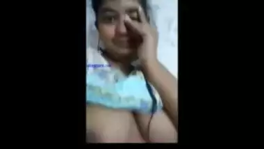 Desi girl prity showing her big boob imo call