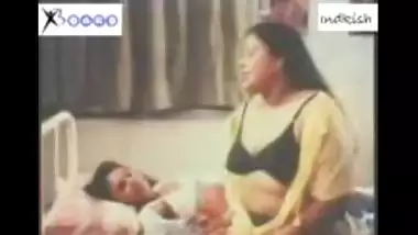 DEEPALI AUNTY SHOW HER BOOBS