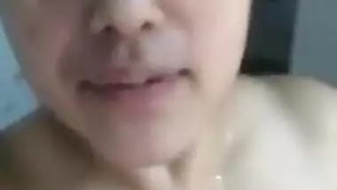 Paki chudai chick pulls towel down exposing XXX boob to sex viewers