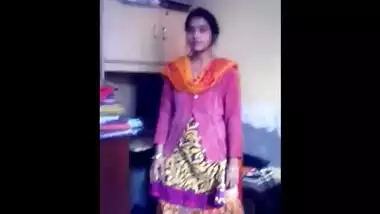 simi bhabhi showing boobs and pussy