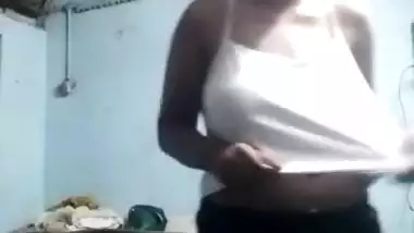 Tamil Girl Showing Boobs
