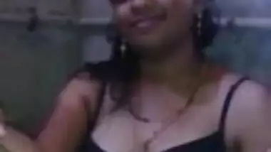 desi girl showing her pussy and tits to bf
