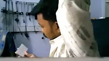 Tamil girl and her manager fucks in the office