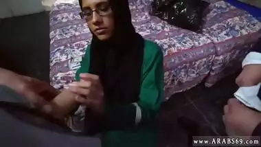arab girl Desperate Arab Woman Fucks For Money