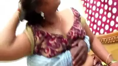 Nipple slip of a bhabhi in a Kannada porn movie