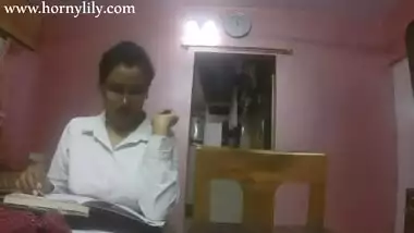 slutty indian secretary gets horny in the office