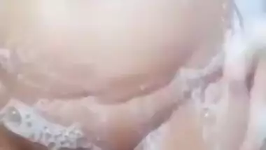 Girl from Mumbai bathing video clip