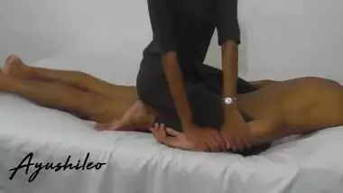 Teen Spa Girl Massage නුගේගොඩ ස්පා එකේ නංගි දීපු සැප - Sri Lankan