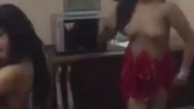 Hot Indian college girls dancing 