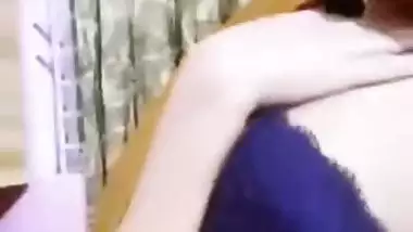 Desi white beauty girl boob show viral MMS