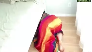 Indian Amma Ko Bed Ke Neeche Fasa Ke Chod Diya - Hindi Audio