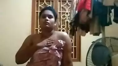 Desi bhabi show boob and pussy