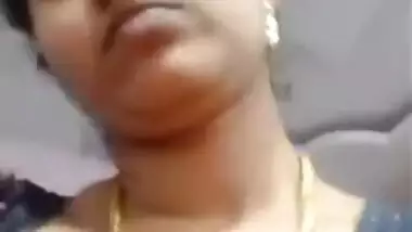 Indian Married aunty exposing herself to her...