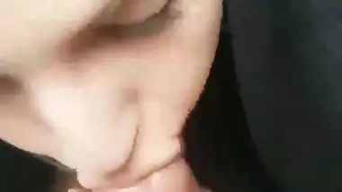 Hijabi slut sucking cock