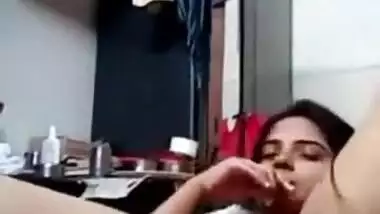 Desi Girl Showing Her Pussy On Call