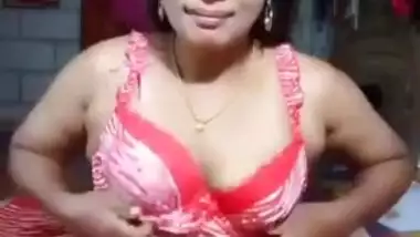 Desi female sees no problems with XXX posing and sex boob flashing