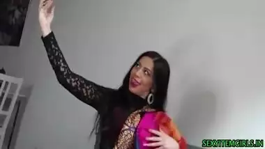 Indian Bhabhi Enjoying Sex With Her Housekeeper - Julia De Lucia