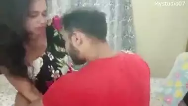 Punjabi kuwari girl ki chudte hue Hindustani sex video