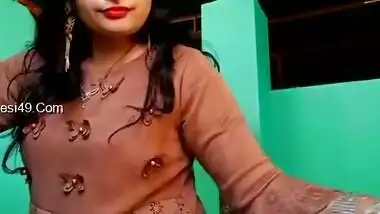 Sexy Bhabhi Shows Her Boobs And Big Ass