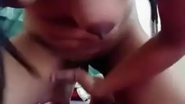 Indian girl films herself masturbating sex pussy with naked XXX boobies