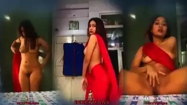 Desi girl Dance and Masturbation