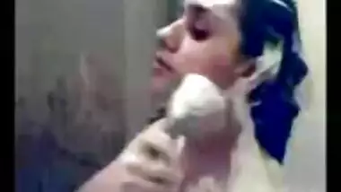 sindhi girlfriend self recorded bath selfie