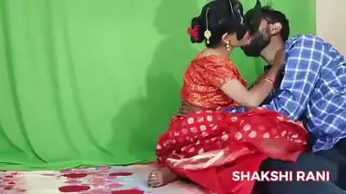 Desi Bhabi ki choot par paani nikala hindi audio