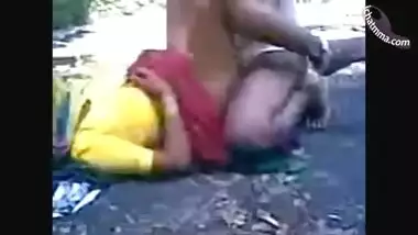 Marathi sex video of a desi lady fucking outdoor