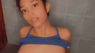 Hot Desi Young Indian Girl Showing Her Self Many Clips Part 2