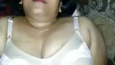 Waaaah Wat a sexy Bhabhi