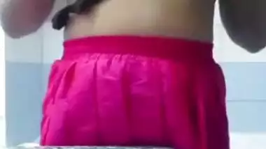 Desi bhabi show boob