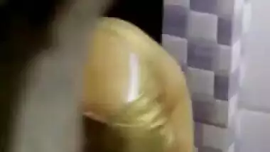 Hidden Cam Showing Hot Bhabhi Without Panty