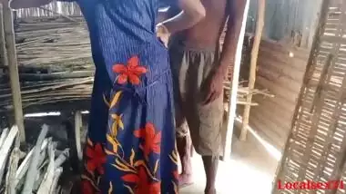 Bengali village Mom Sex in outdoor ( Official video By Localsex31)