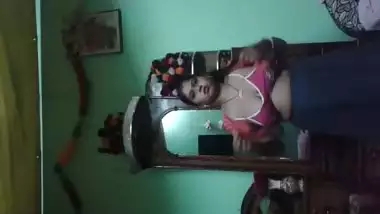 Sexy Indian boudi nagna selfie