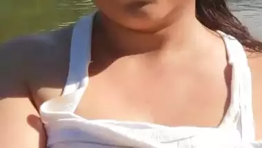 Desi sexy bhabi nice boobs