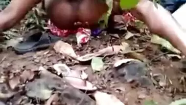 Desi nadipariya bokaro couple cought fucking in jungle