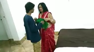 Hot Horny Bhabi Fucked by Bra Seller