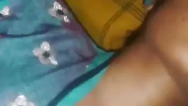 Desi closing eyes and accepting porn video