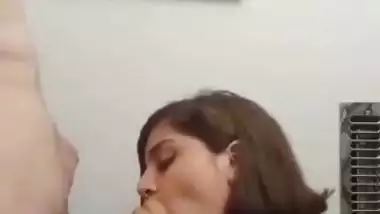 Chubby girl sucks a white dick in NRI porn