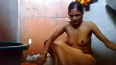 mature indian bhabhi in shower