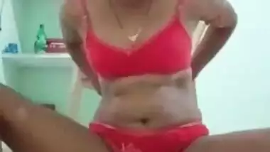 Very horny bhabi fingering hard