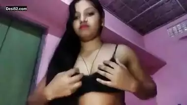 Desi cute village bhabi show her nice bosy and boobs
