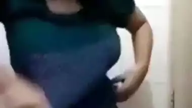 Beautiful Cute Desi Girl Showing Showing