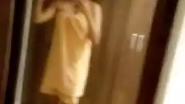 Desi Girl Taking off Towel