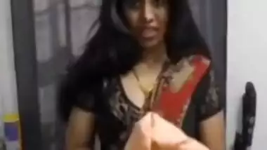 Hot Bhabhi Masturbating - Hot Indian