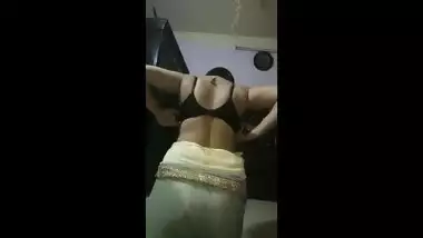 Momo bhabi nice boobs adn pussy