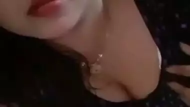 beautyful and sexy desi teen pallavi showing boobs and hairy pussy
